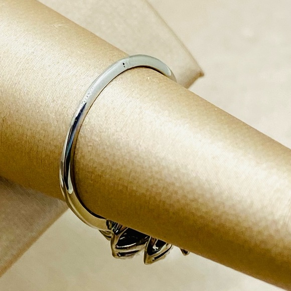 EUC Vintage Platinum Old European Cut Flower Ring w/ Round Diamond Accents - Picture 7 of 17